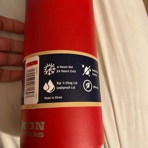 BUC-EES Yukon Surge 32 OZ Water Bottle